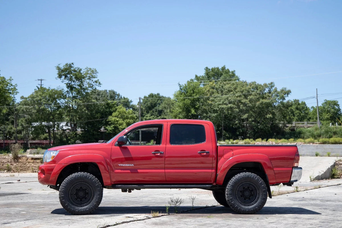 Rough Country 3.5in Bolt-On Lift Kit With M1 Struts For 2005-2023 Tacoma - 74240RED