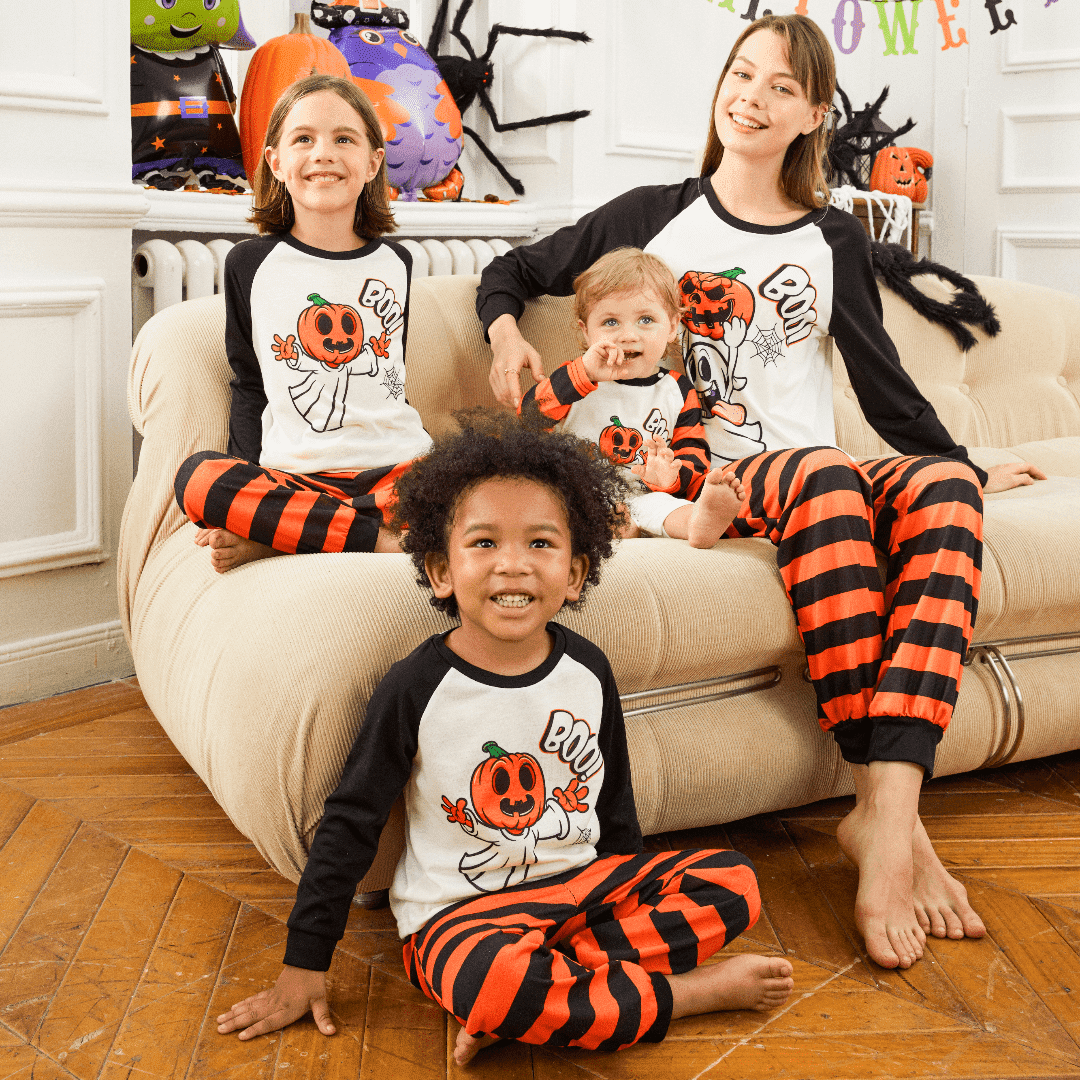PatPat Halloween Pajamas Kids Holiday Pjs Family Matching Letter & Bat Print Short Sleeve Sleepwear Sets for Women Girls Boys, Black & Orange, L