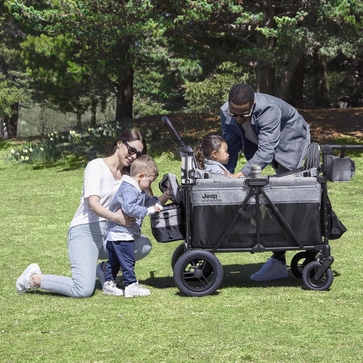 Jeep Wrangler Deluxe 4 Seater Stroller Wagon - Delta Children