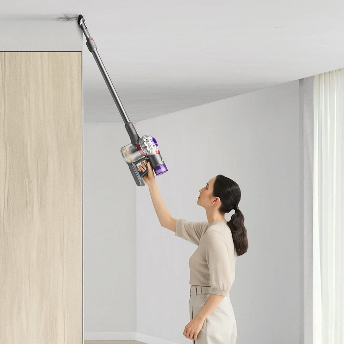 Dyson V8 Plus Cordless Vacuum Cleaner - SV25