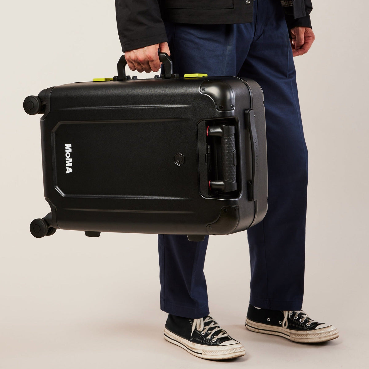 MoMA Solgaard Carry-On Closet Suitcase 4.0 - Black