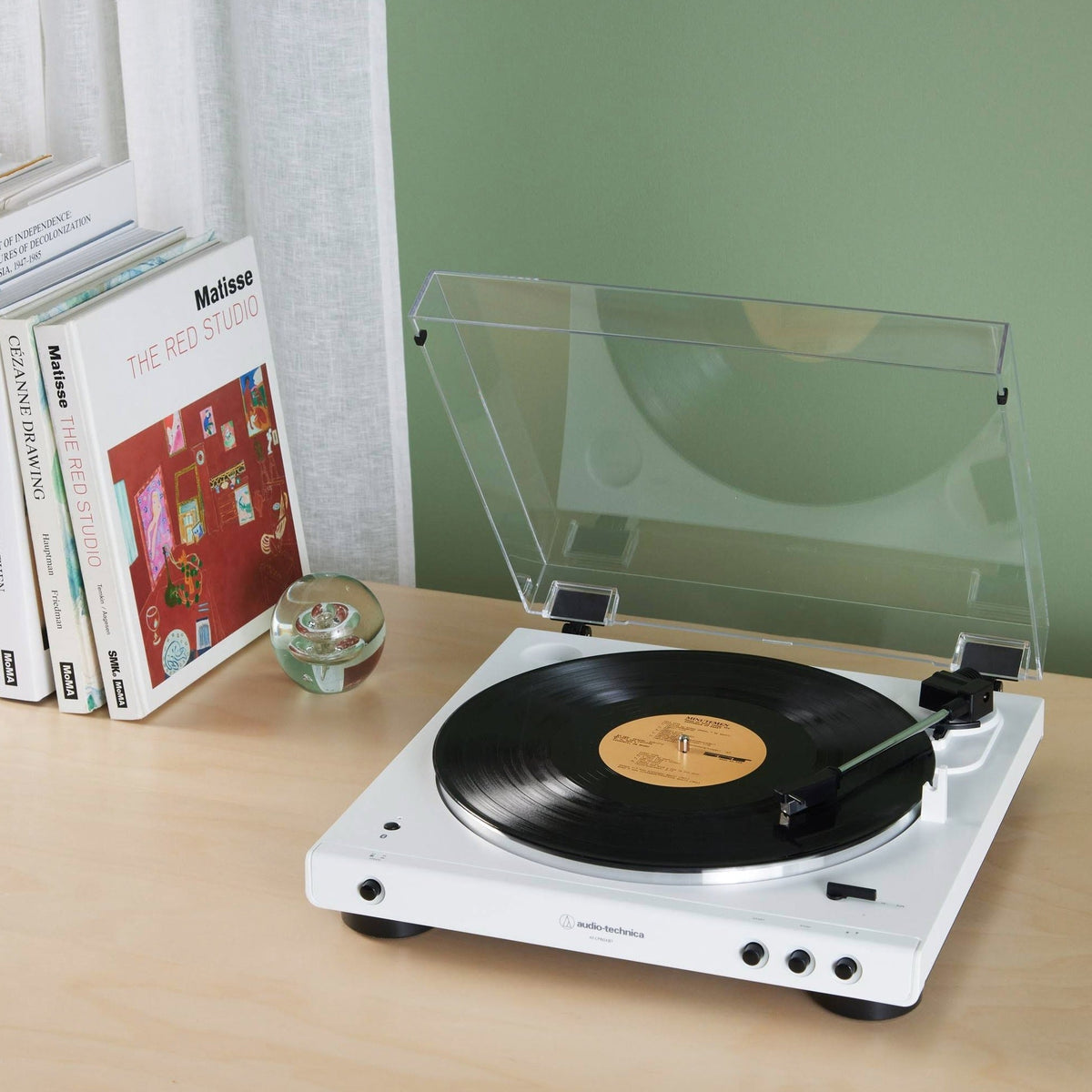 Audio-Technica Bluetooth Turntable, White - AT-LP60XBT-WW