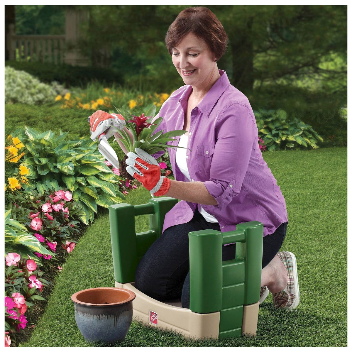 Step 2 Garden Kneeler Seat, Green - 16.25 in H x 21.75 in W x 10.75 in D