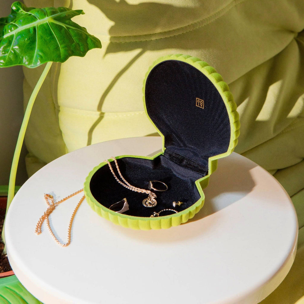 Venus Velvet Seashell Jewelry Box - Green